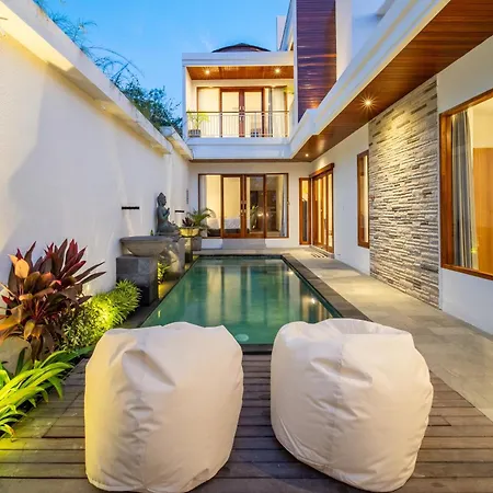 Uluwatu Villa Carina Bali - 4 Bedrooms With Ensuites, Rooftop Sunset Bar, Pool, Workstation, Quiet And Central