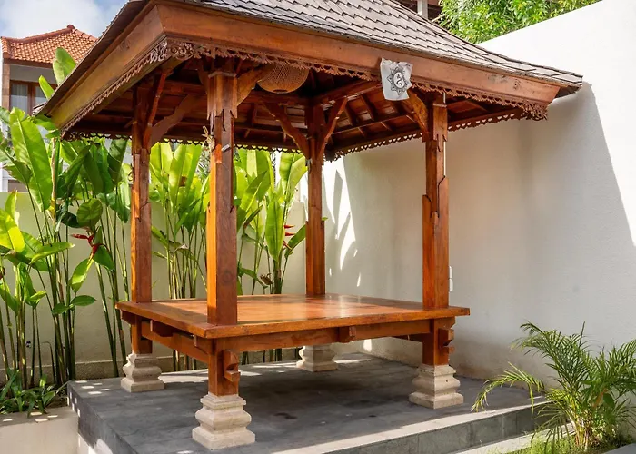 Carina Bali - Satu - 4br Pool Near Melasti Beach, Rooftop Bar & Free Airport Transport *
