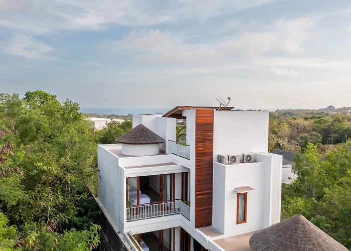 Villa Carina Bali - Satu - 4br Pool Near Melasti Beach, Rooftop Bar & Free Airport Transport Uluwatu