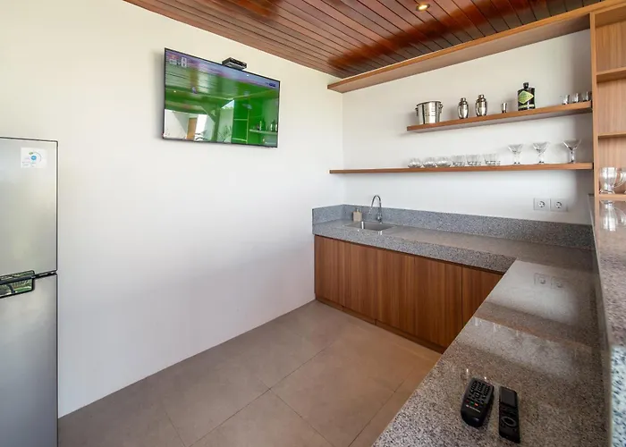 Carina Bali - Satu - 4br Pool Near Melasti Beach, Rooftop Bar & Free Airport Transport Uluwatu