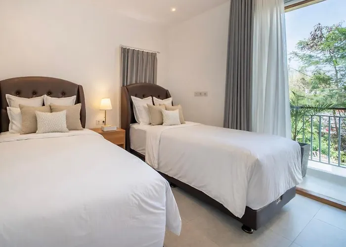 Carina Bali - Satu - 4br Pool Near Melasti Beach, Rooftop Bar & Free Airport Transport 乌鲁瓦图