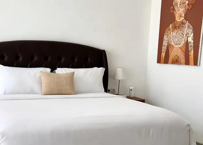 Carina Bali - Satu - 4br Pool Near Melasti Beach, Rooftop Bar & Free Airport Transport Villa *